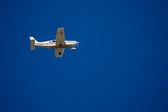 airplane-933717_640